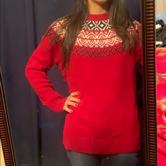 Cozy and warm sweater! Perfect for the holidays! - Picture 3 of 4